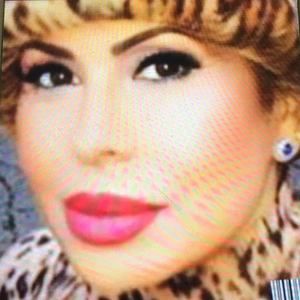 Meet your Posher, Roxana